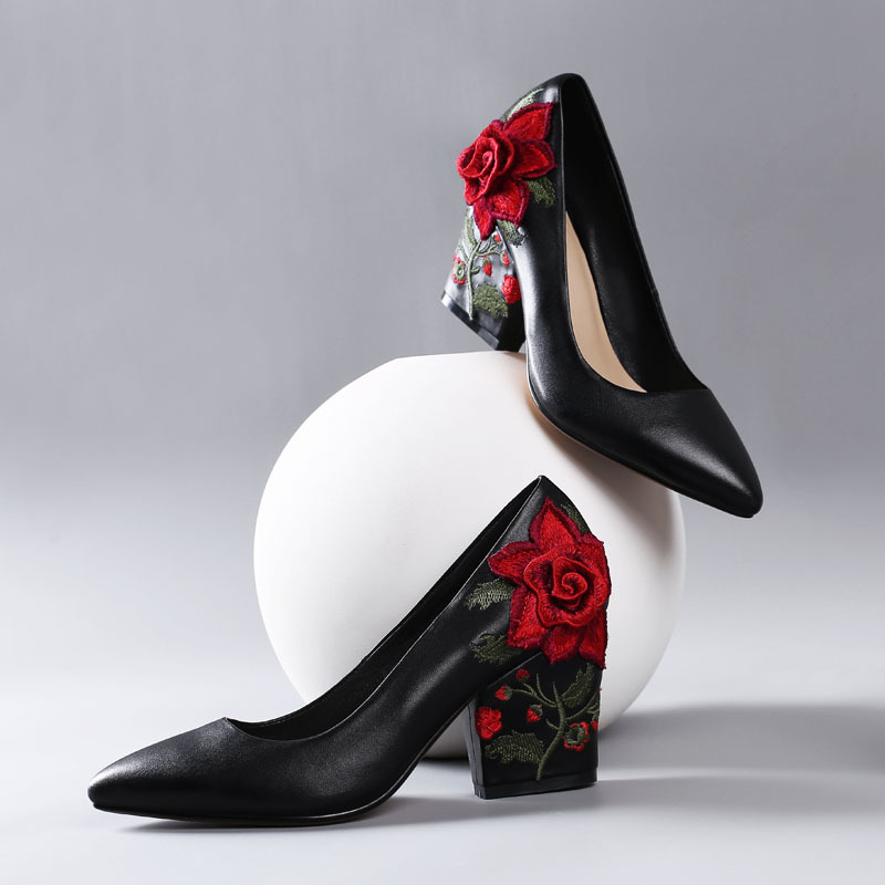 Embroidery Rose - Modegarenborduurwerk Rode Roos Bloem Hakpumps zwart