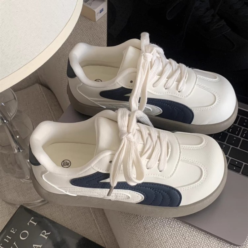 Embroidery Garments - Vintage dames chunky sneakers wit marineblauw