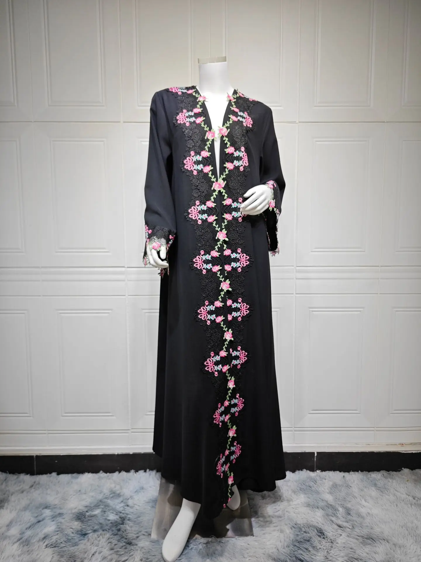 Zwarte geborduurde kimono jala - Embroidery Kebaya recensie en prijs