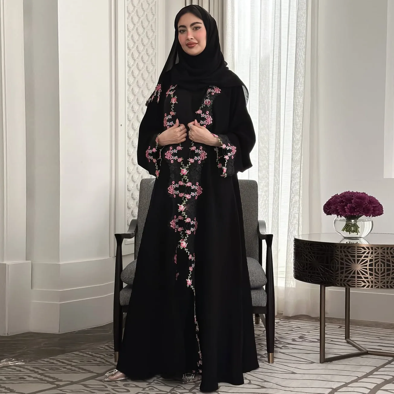 Zwarte geborduurde kimono jala - Embroidery Kebaya recensie en prijs