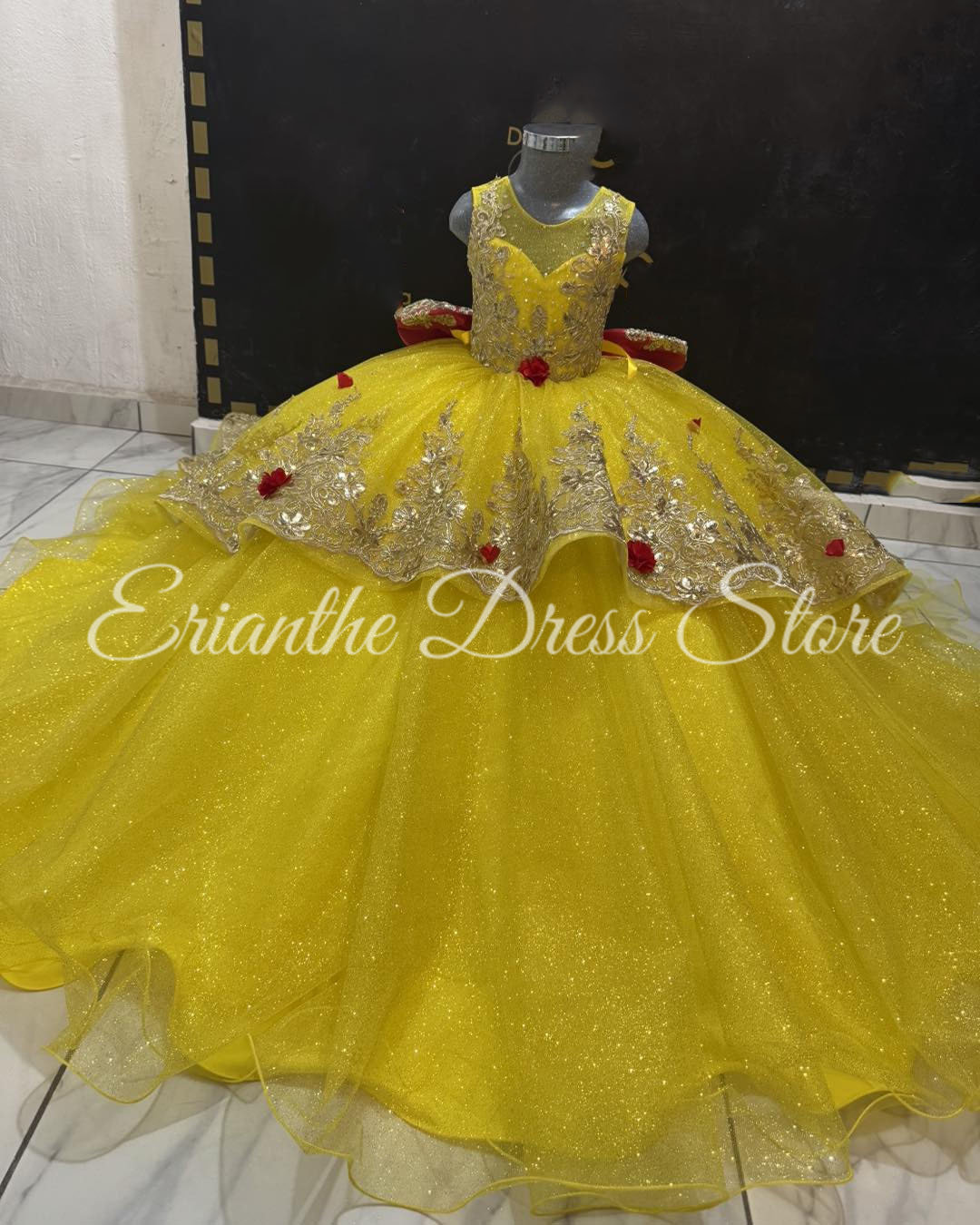Gele bloemenmeisjesjurk voor b - Embroidery Yellow Dress recensie en prijs